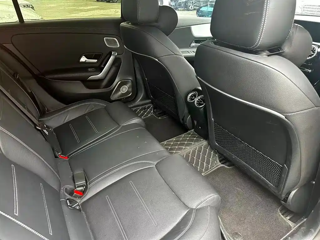Mercedes-Benz A-Class AMG 2025 — фото 16