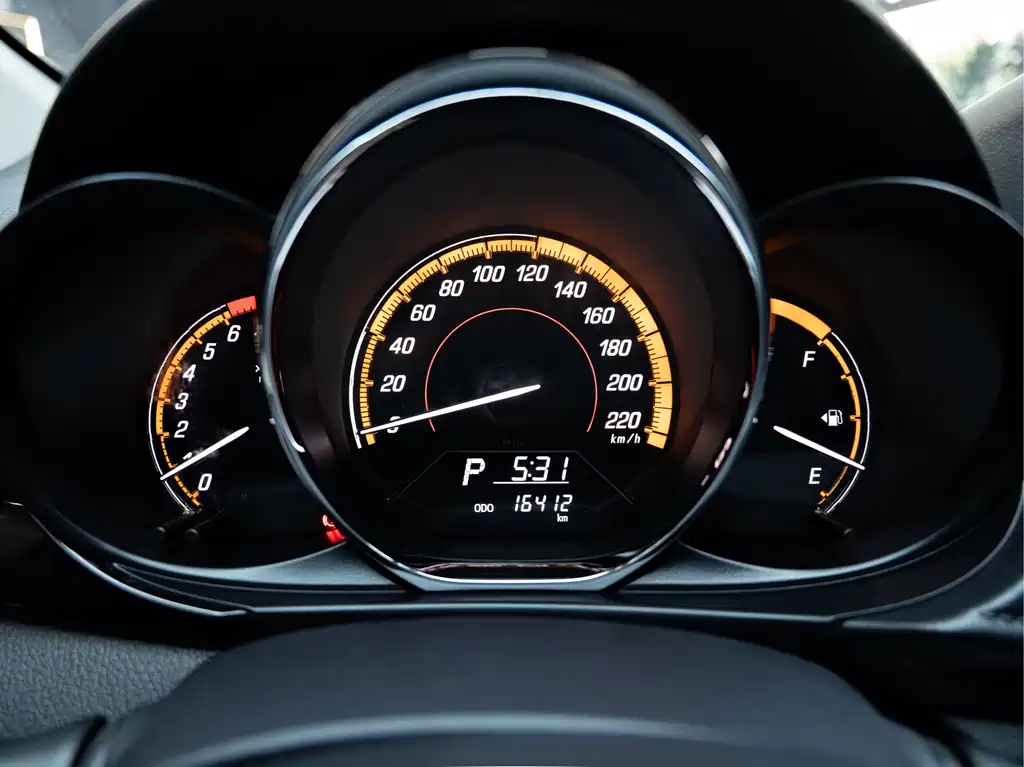 Toyota Yaris L 2023 — фото 2