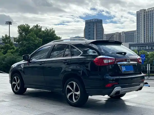 BYD S7 2015