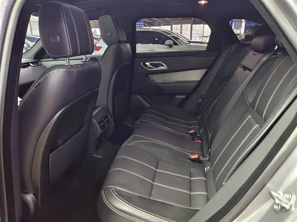 Land Rover Velar 2019 — фото 11