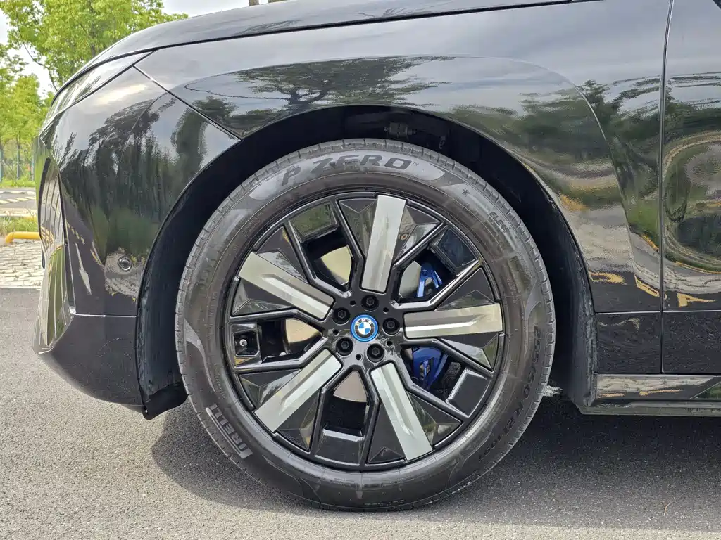 BMW iX 2022 — фото 25