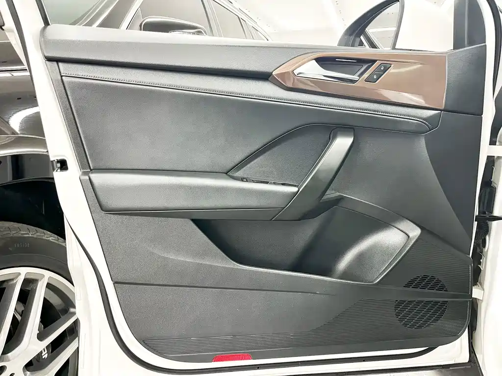 Volkswagen Tharu 2022 — фото 15