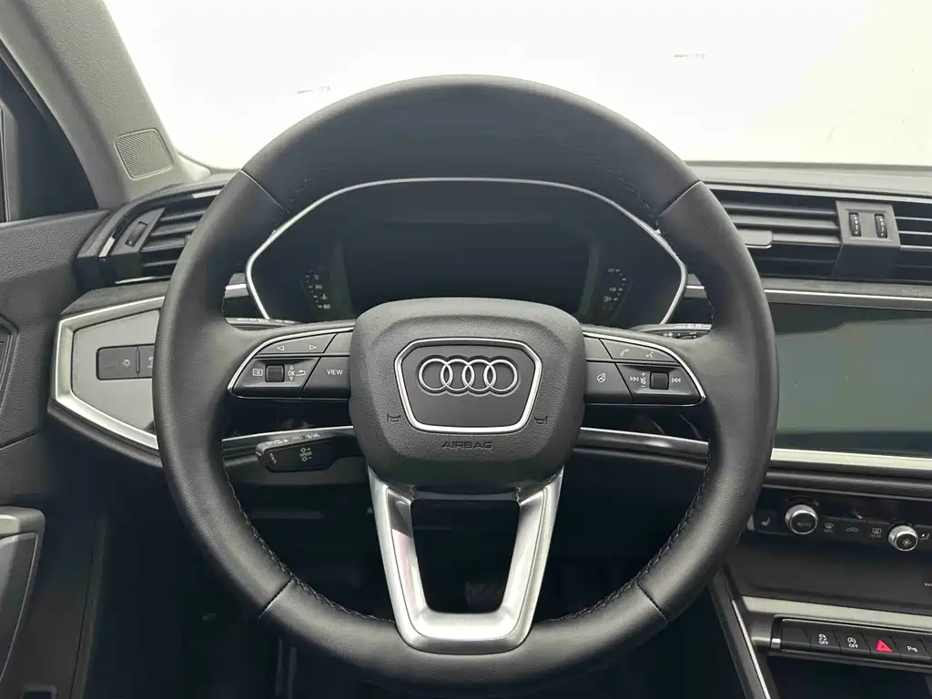 Audi Q3 2022 — фото 18