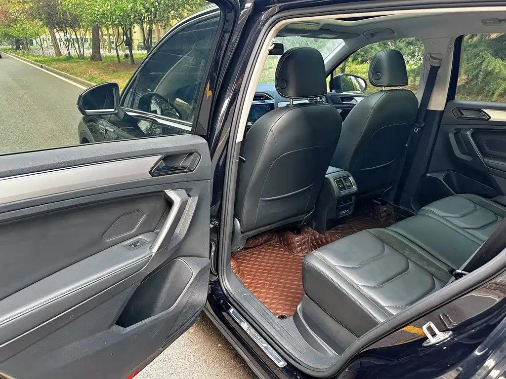 Volkswagen Tiguan L 2020 — фото 10