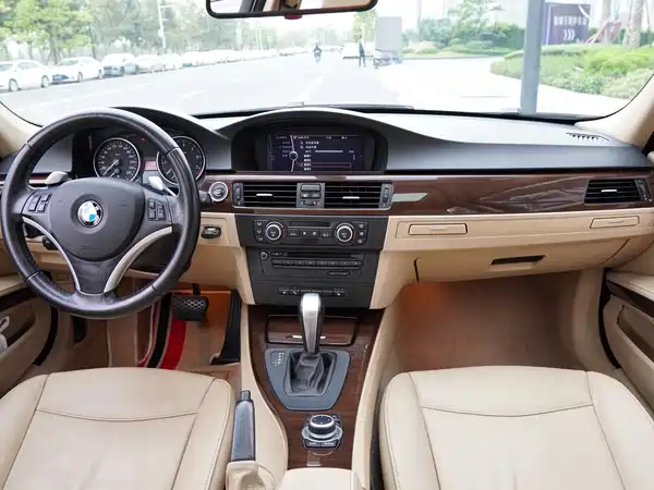 BMW 3 Series 2009