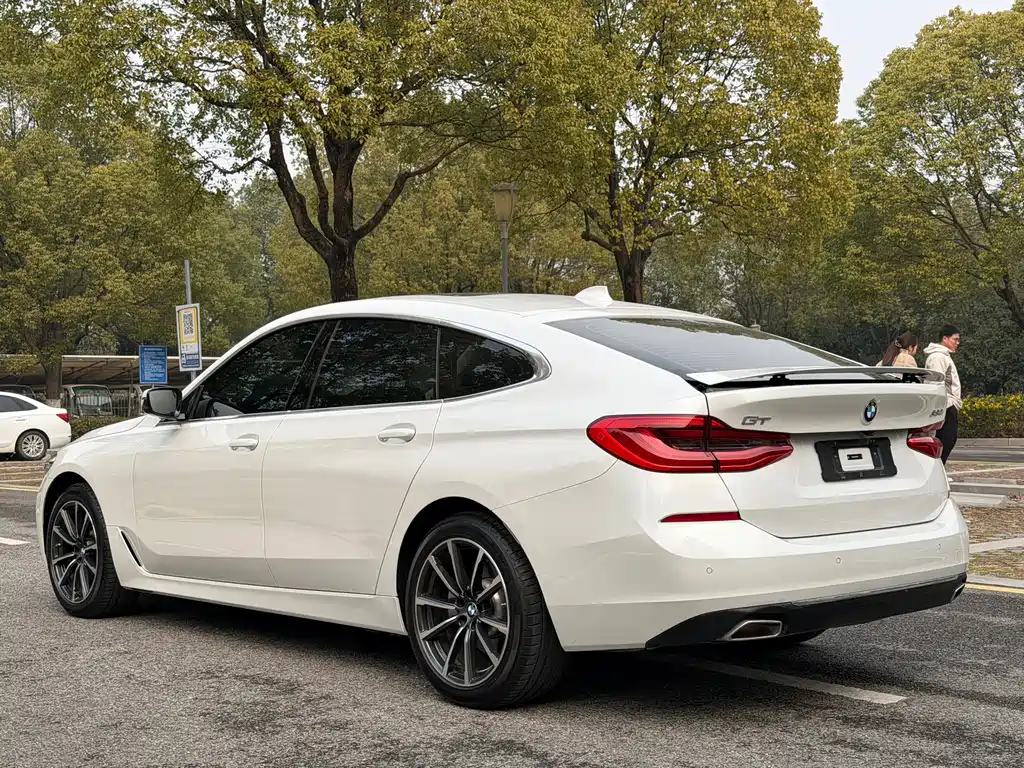 BMW 6 Series GT 2024 — фото 24