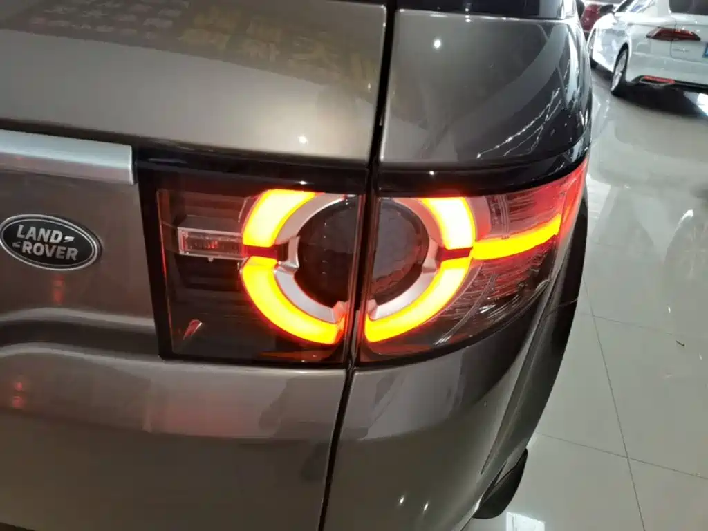Land Rover Discovery Sport 2015 — фото 8