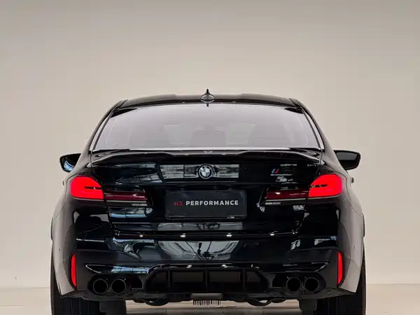 BMW M5 2022