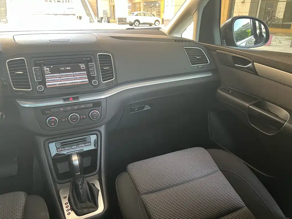 Volkswagen Sharan 2016 — фото 11