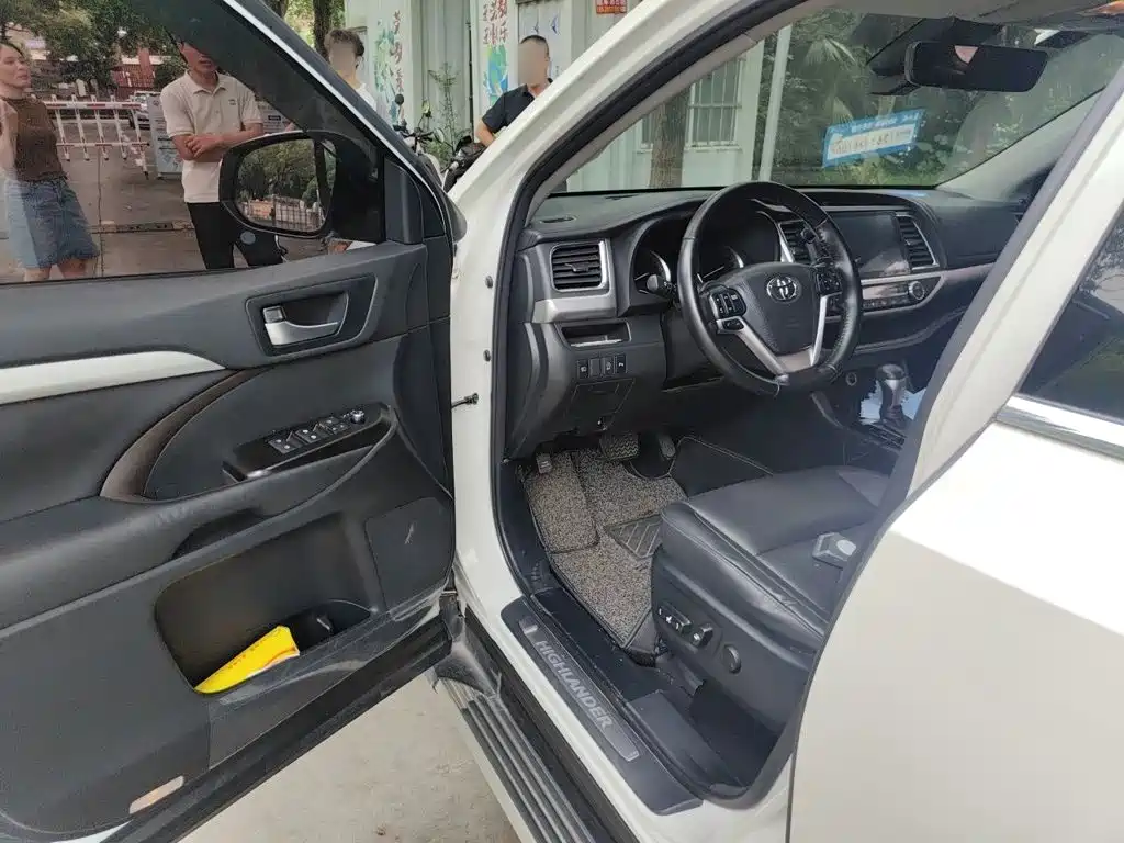 Toyota Highlander 2018 — фото 17