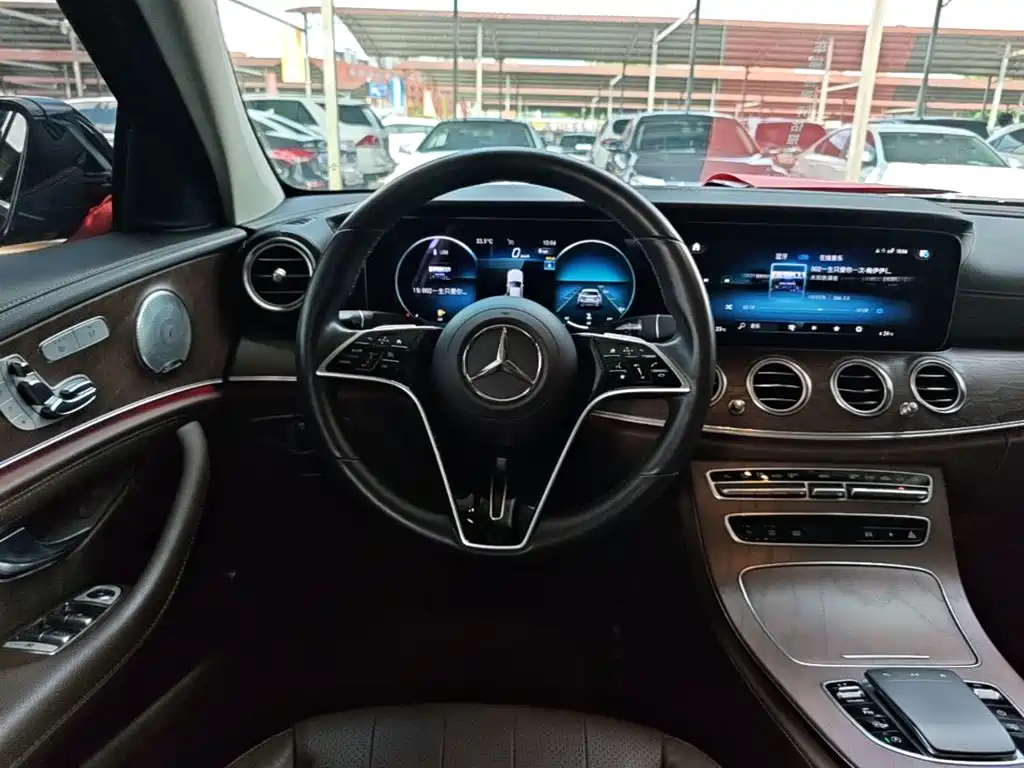 Mercedes-Benz E-Class 2023 — фото 11