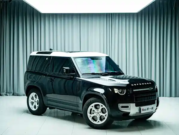 Land Rover Defender 2024