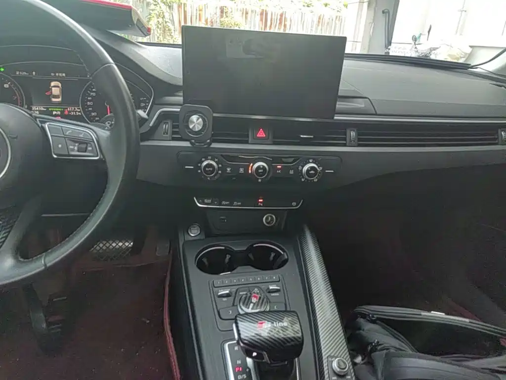 Audi A4L 2018 — фото 13