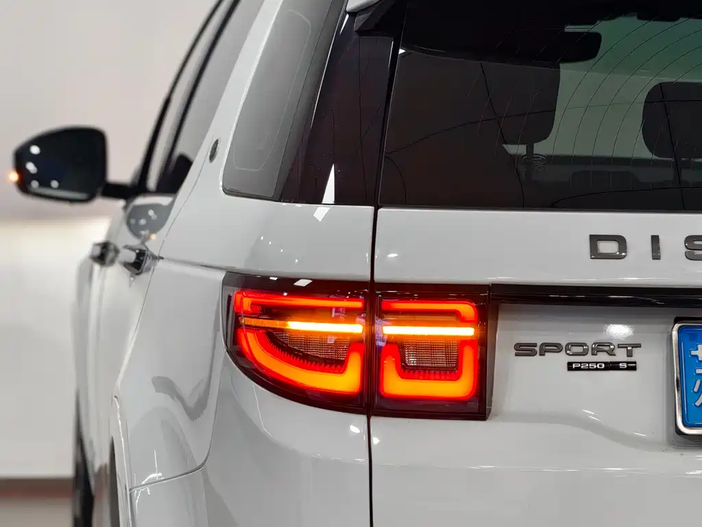Land Rover Discovery Sport 2020 — фото 5