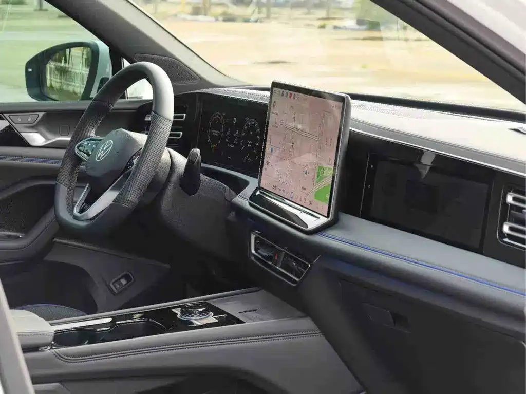 Volkswagen Tiguan L 2024 — фото 21