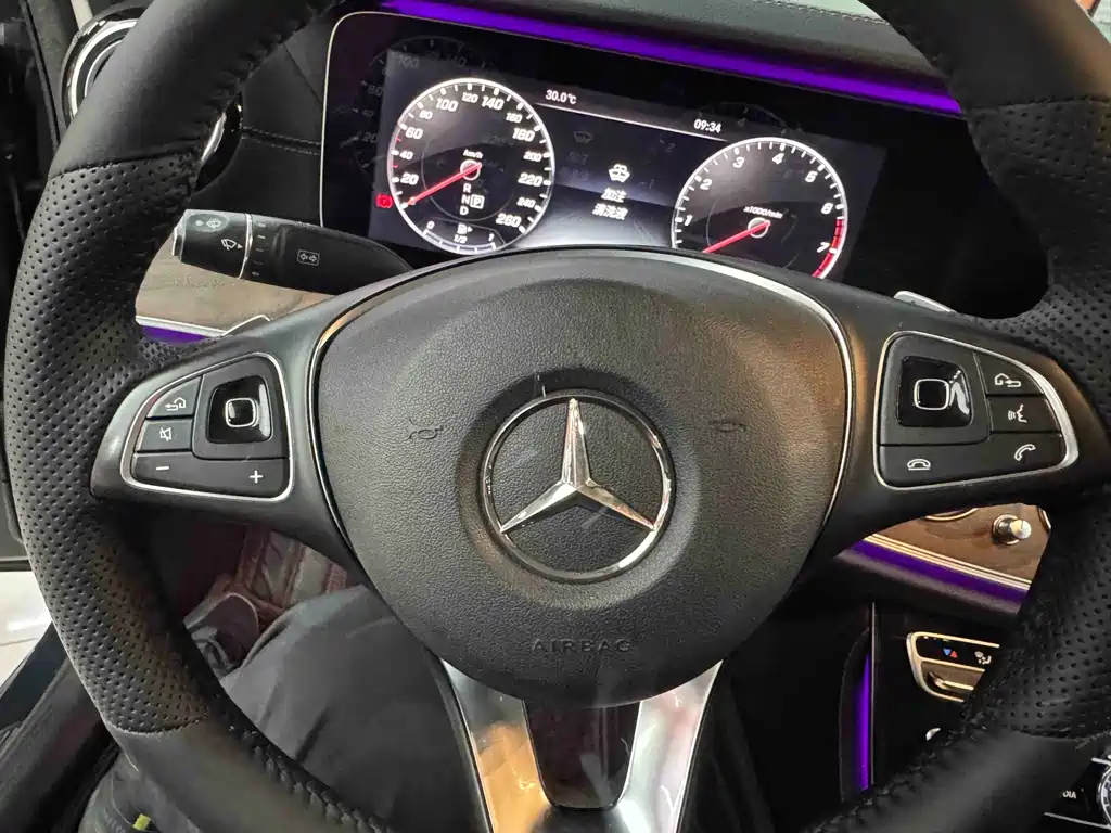 Mercedes-Benz E-Class 2017 — фото 13