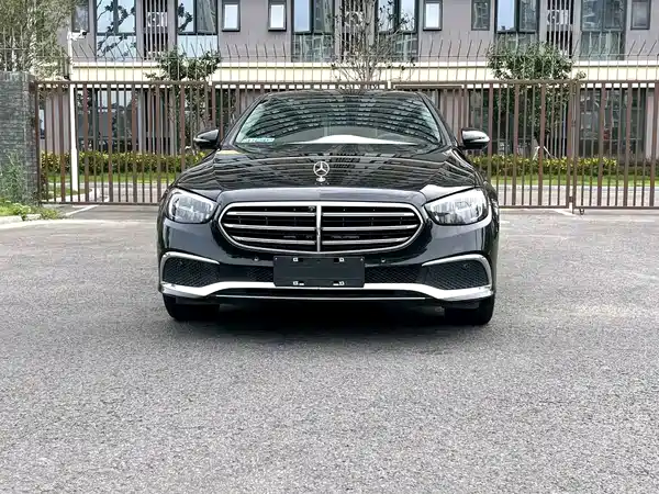 Mercedes-Benz E-Class 2022