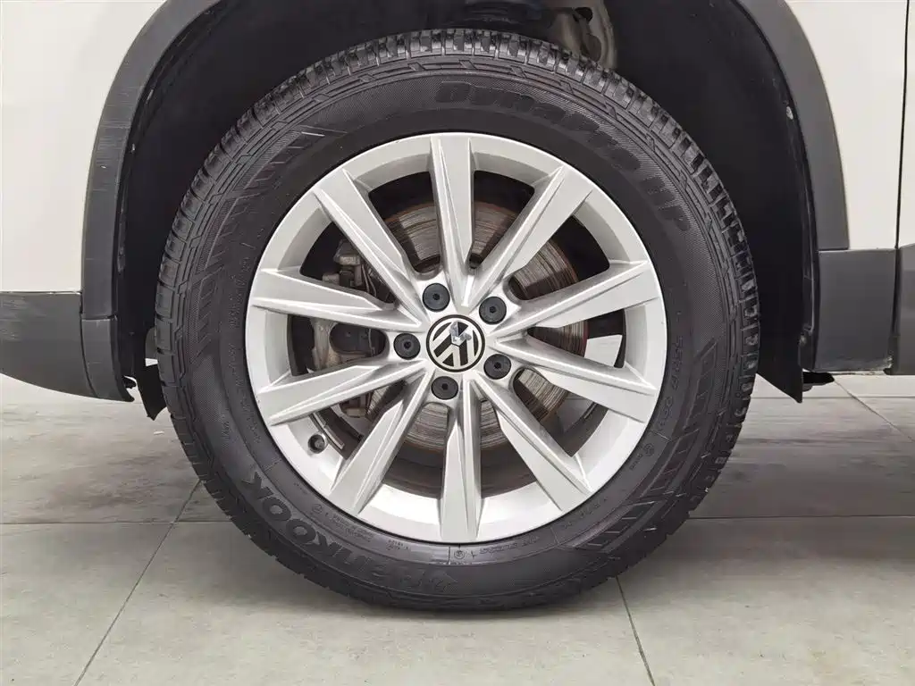 Volkswagen Tiguan 2017 — фото 17