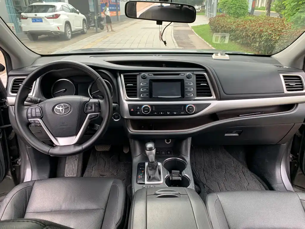Toyota Highlander 2015 — фото 12
