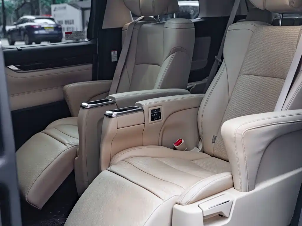 Toyota Alphard 2019 — фото 16
