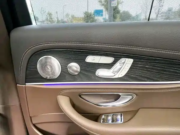 Mercedes-Benz E-Class 2022