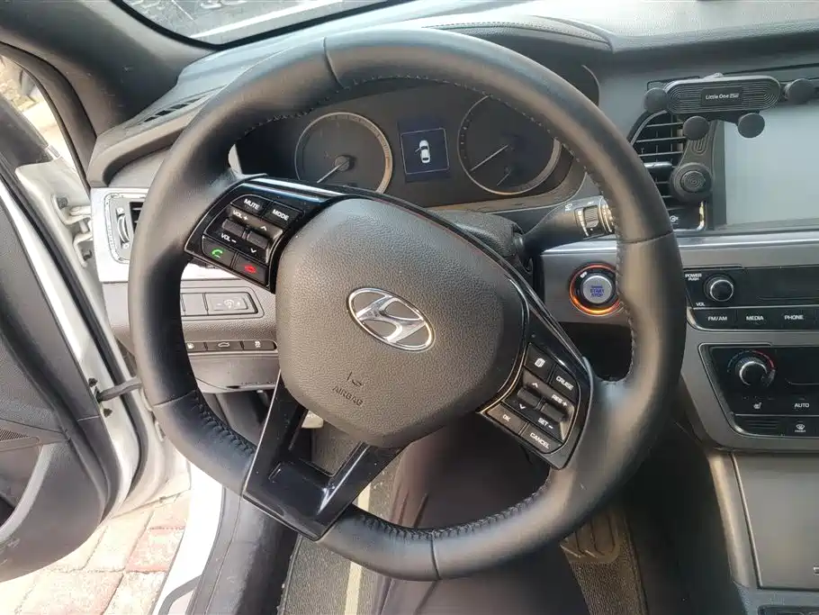 Hyundai Sonata 2016 — фото 15
