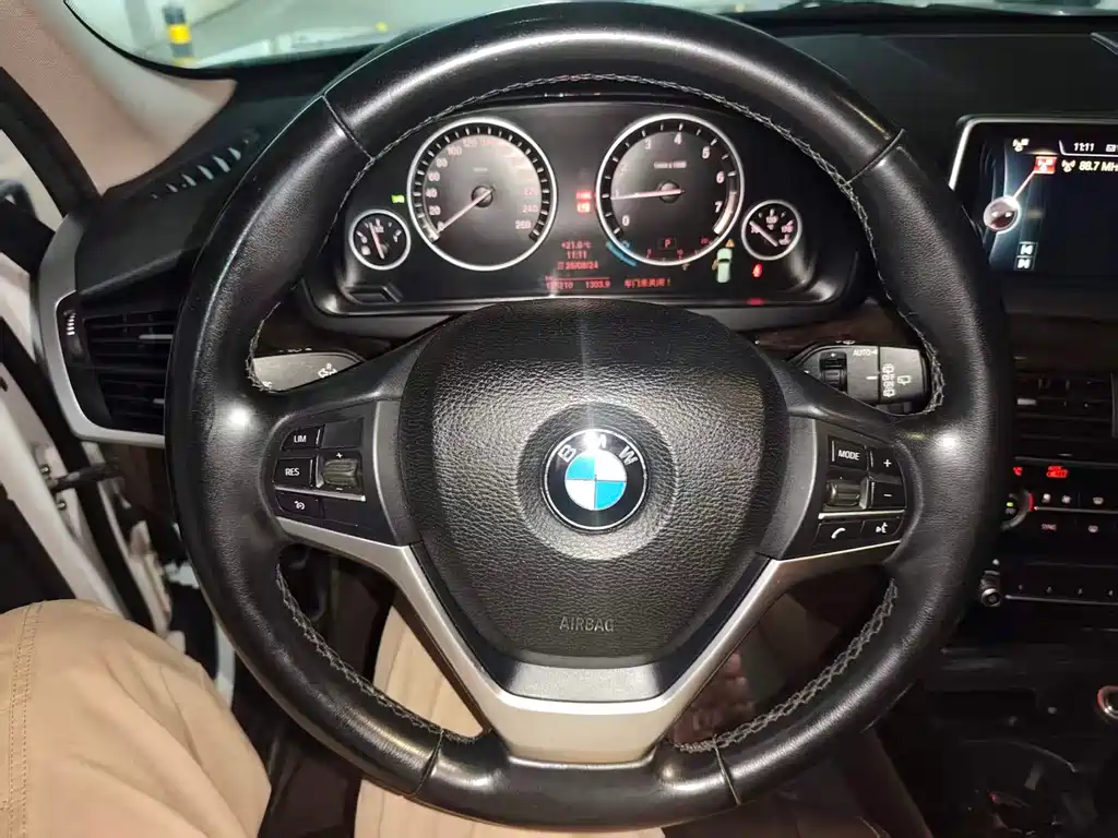 BMW X5 2015 — фото 9
