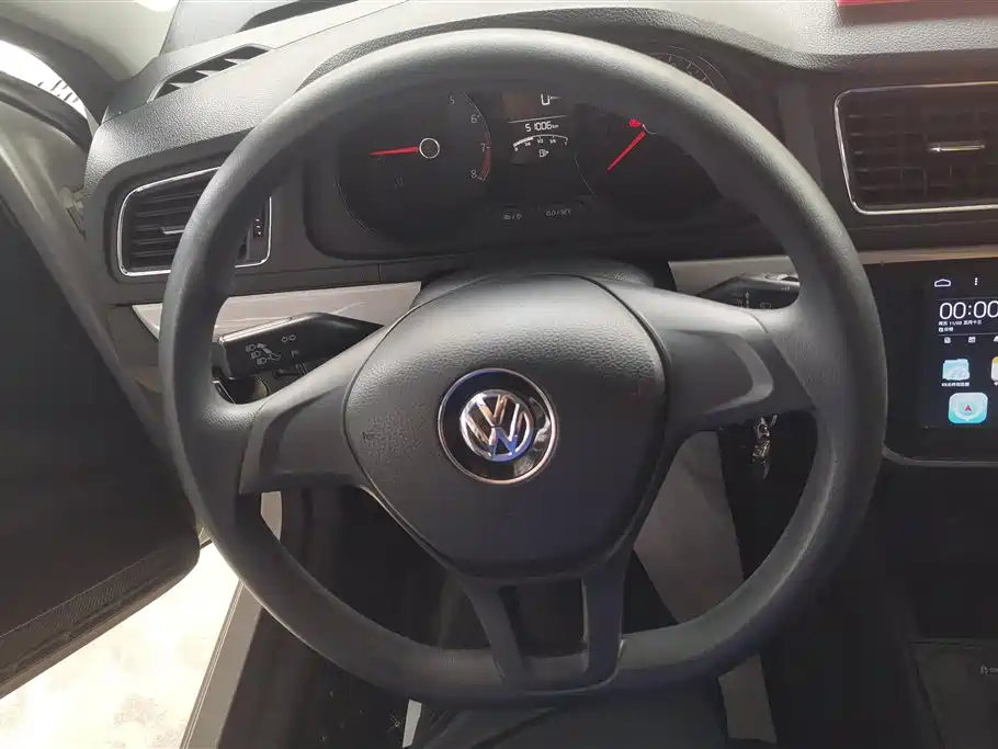 Volkswagen Lavida 2018 — фото 15