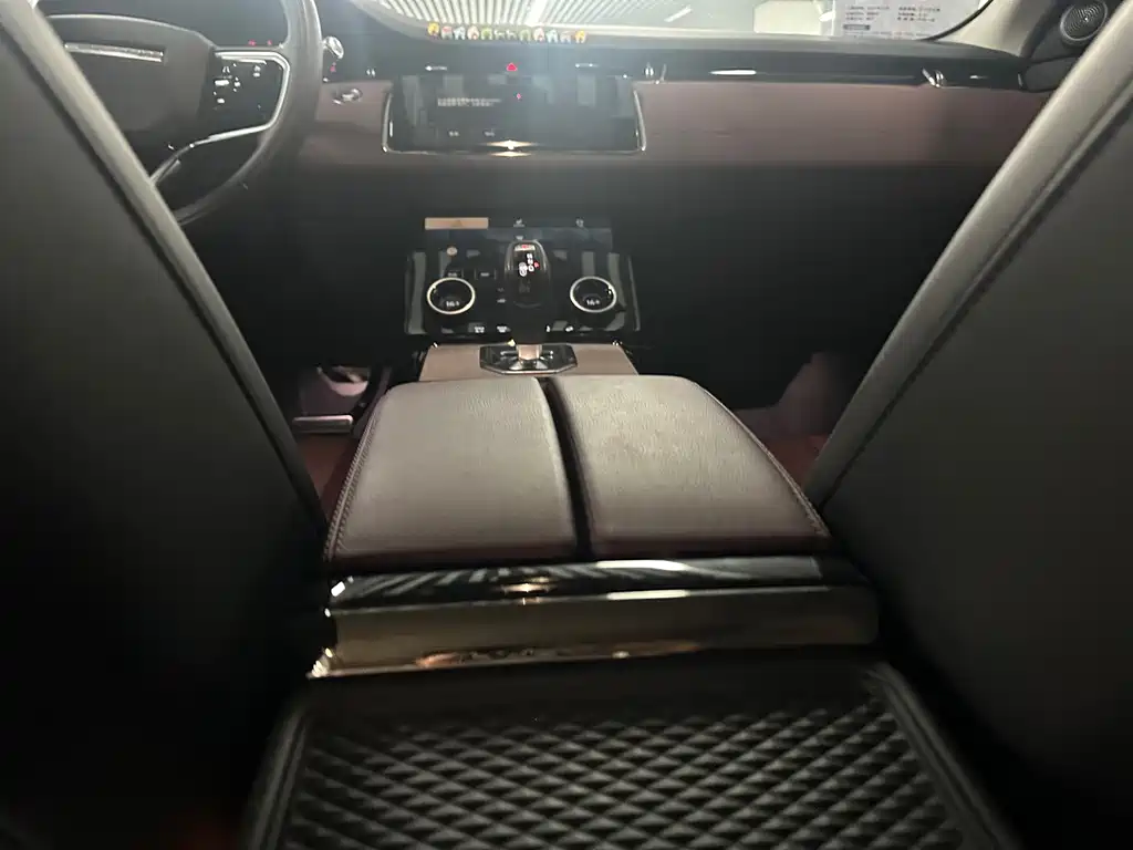Land Rover Evoque 2023 — фото 16