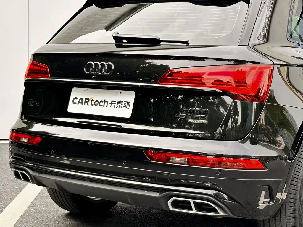 Audi Q5L 2023 — фото 17