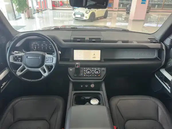 Land Rover Defender 2022
