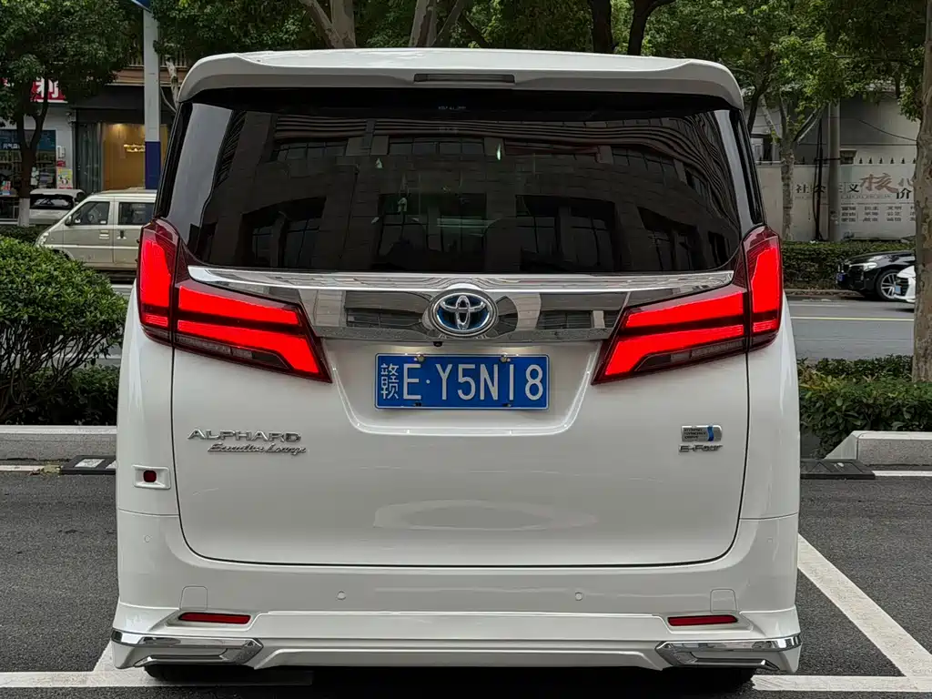 Toyota Alphard 2019 — фото 8