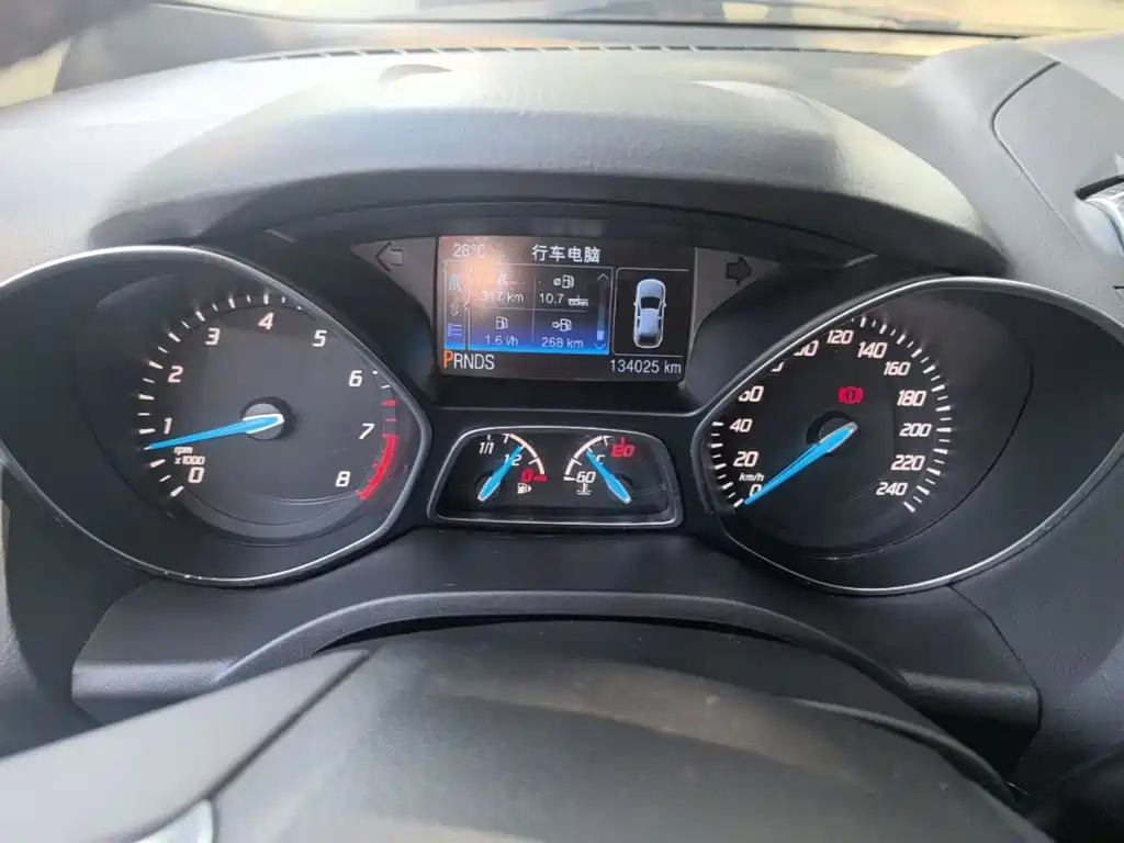 Ford Kuga 2015 — фото 12