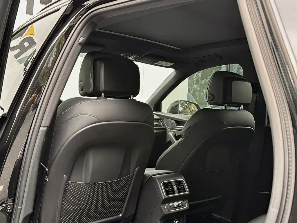 Audi Q5L 2023 — фото 12