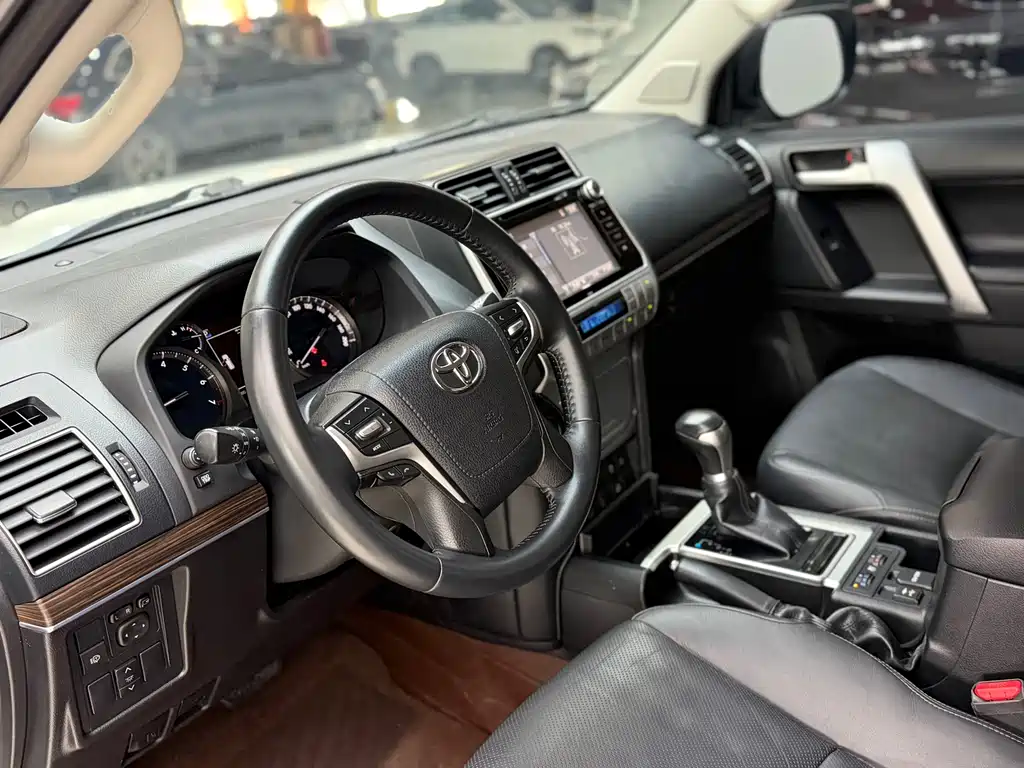 Toyota Prado 2018 — фото 10