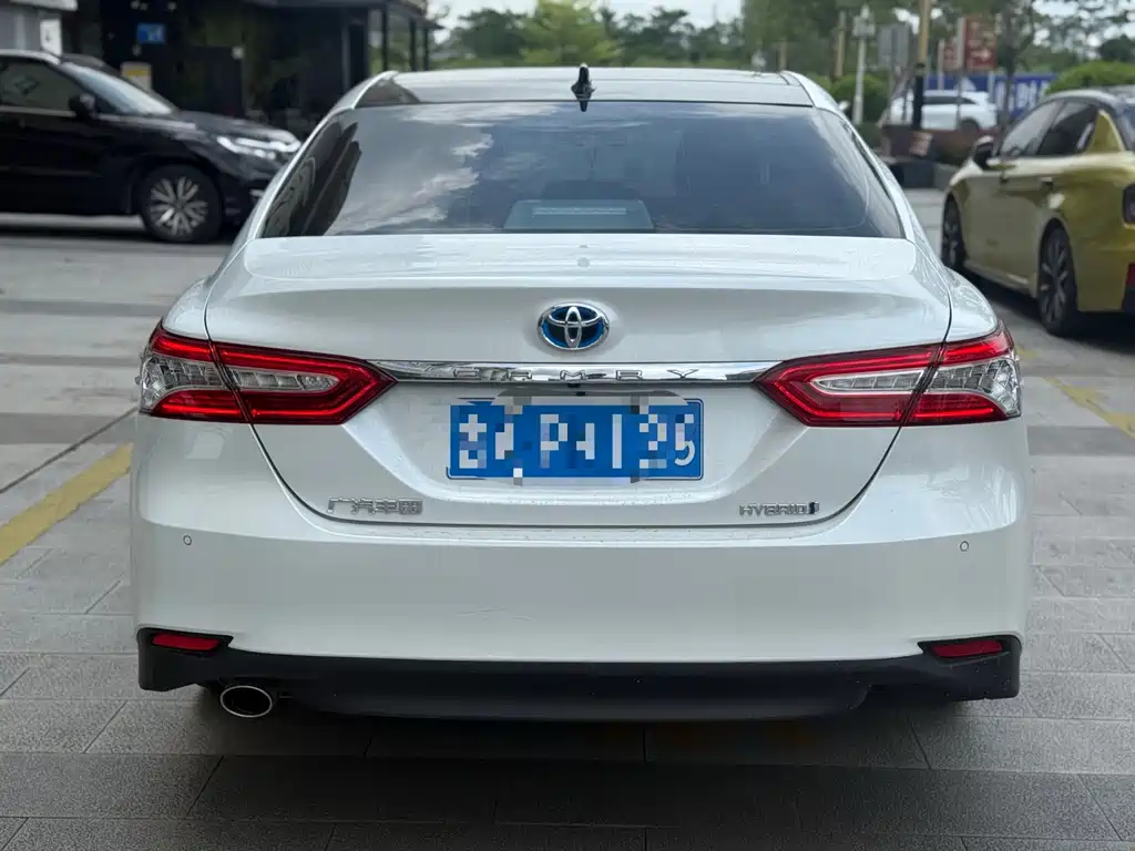 Toyota Camry 2021 — фото 5