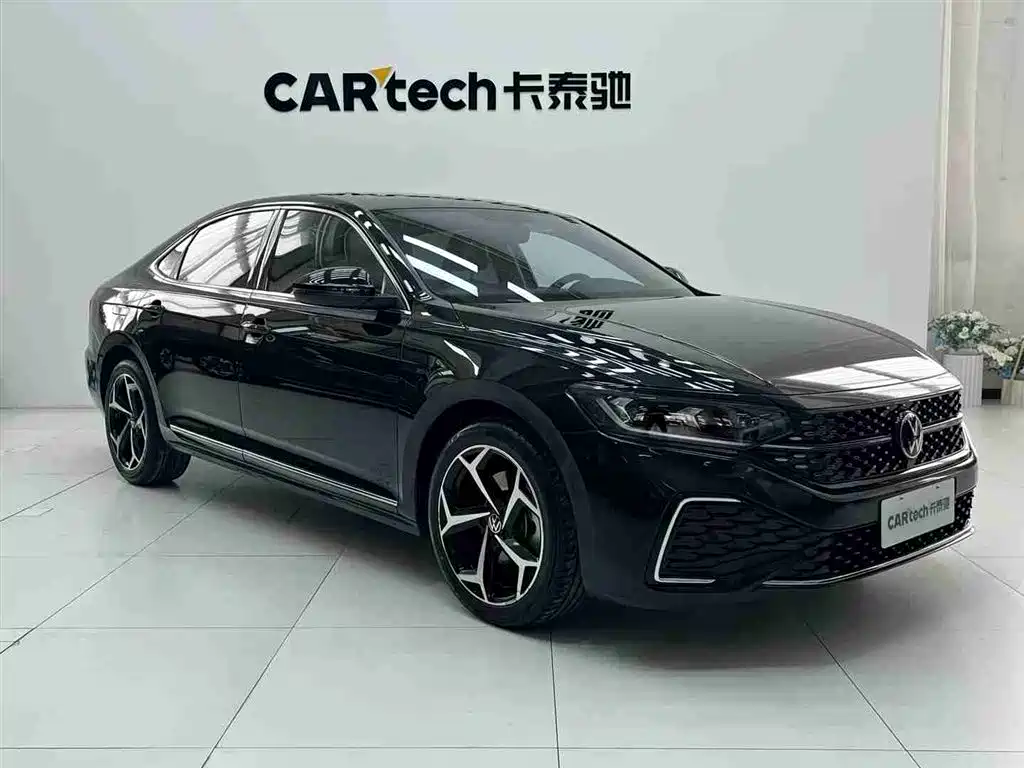 Volkswagen Passat 2023 — фото 3