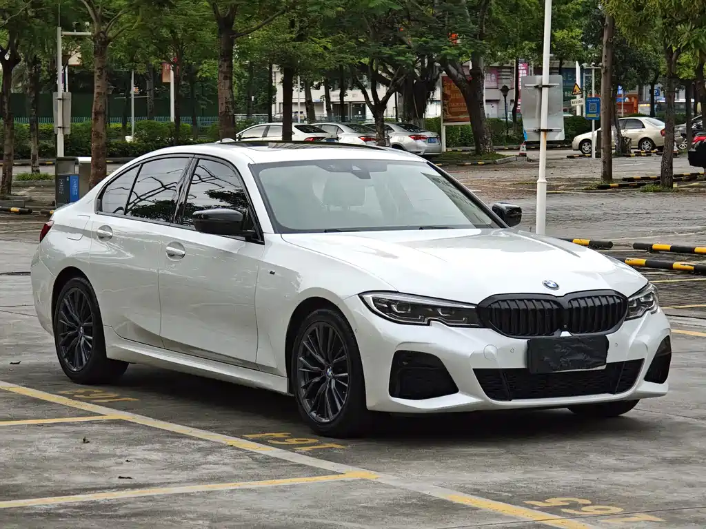 BMW 3 Series 2019 — фото 3