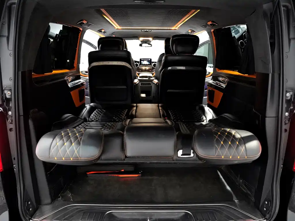 Mercedes-Benz V-Class 2019 — фото 11