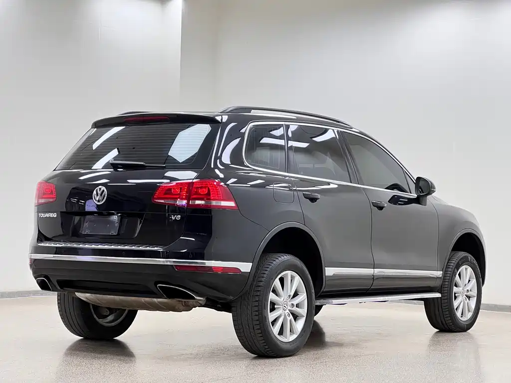 Volkswagen Touareg 2017 — фото 29