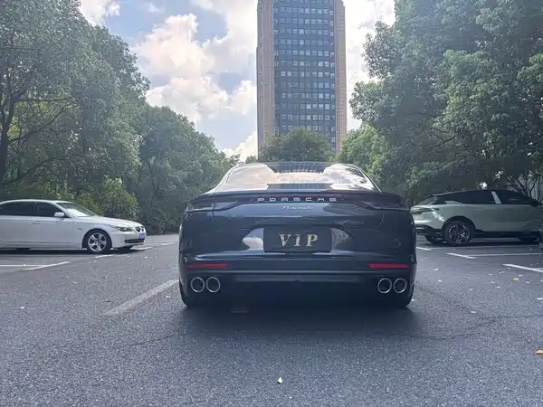 Porsche Panamera 2024