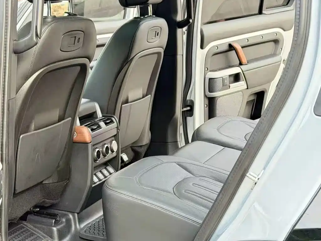 Land Rover Defender 2020 — фото 6