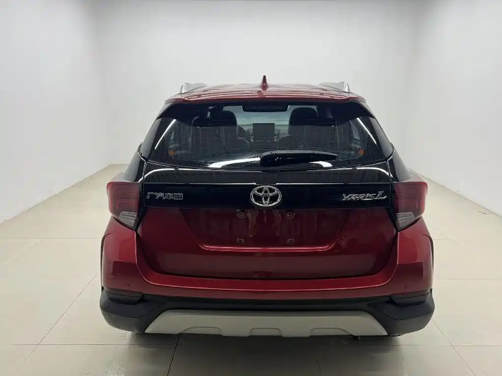 Toyota Yaris L 2022
