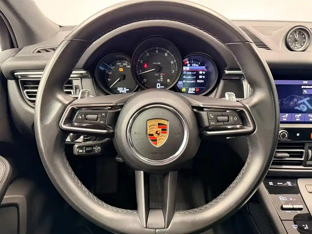 Porsche Macan 2024 — фото 16
