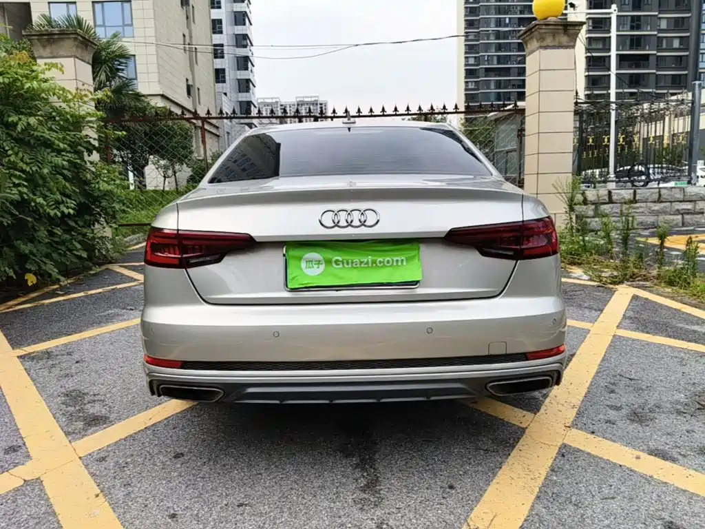 Audi A4L 2020