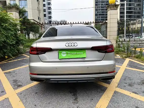 Audi A4L 2020