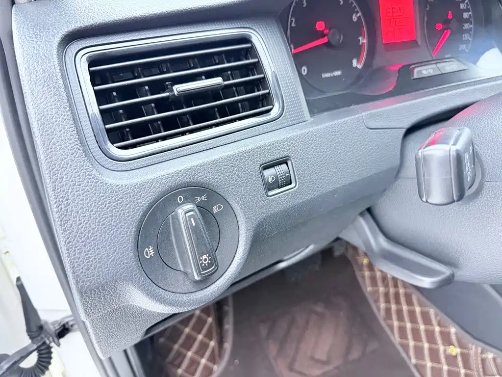 Volkswagen Santana 2013