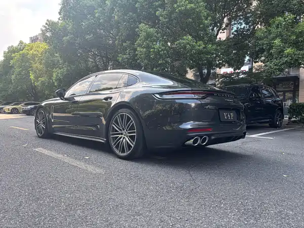 Porsche Panamera 2024