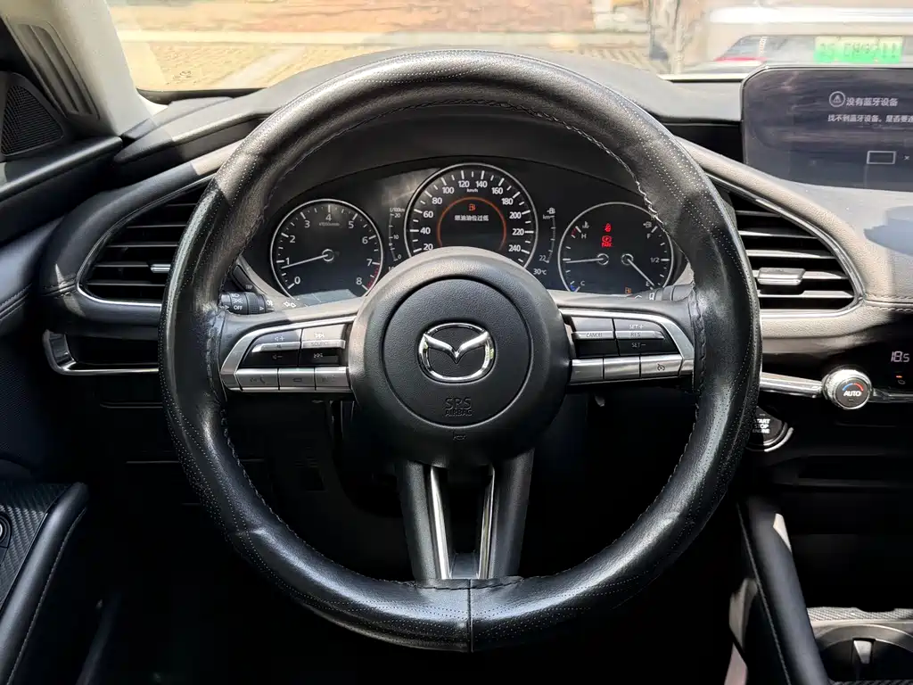 Mazda 3 Axela 2020 — фото 14