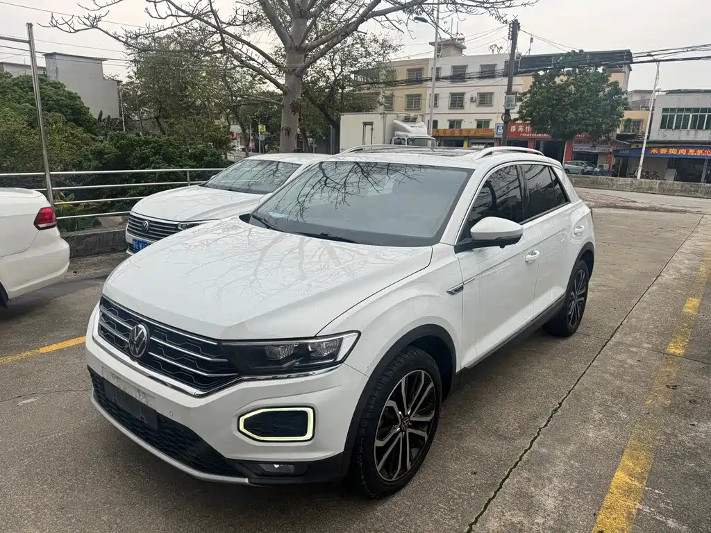 Volkswagen T-Roc 2022 — фото 1